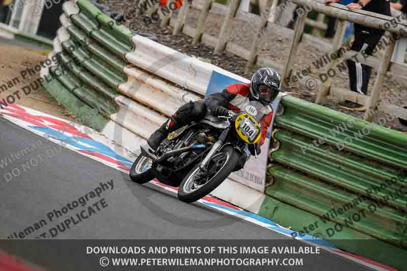 Vintage motorcycle club;eventdigitalimages;mallory park;mallory park trackday photographs;no limits trackdays;peter wileman photography;trackday digital images;trackday photos;vmcc festival 1000 bikes photographs